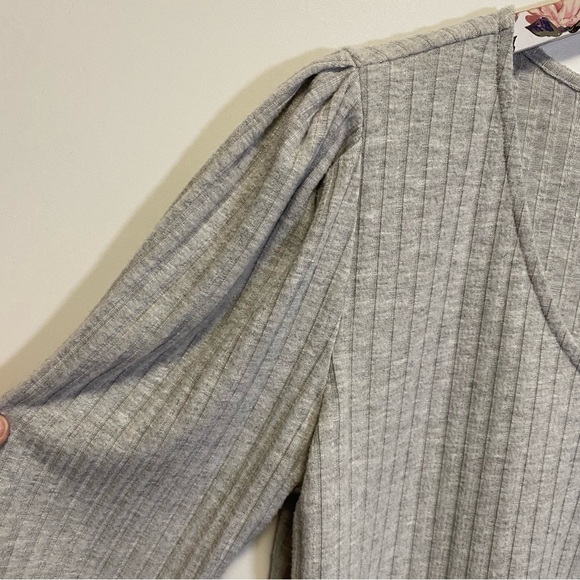 DOWNEAST Light Gray Ribbed Knit Long Sleeve V-Neck Top Women’s Large - Picture 4 of 7